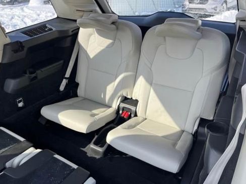 Used 2023 Volvo XC90 B6 Plus w/ Protection Package image 5