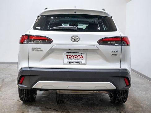 Used 2023 Toyota Corolla Cross XLE w/ Convenience Package image 6