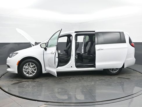 New 2026 Chrysler Voyager LX image 55