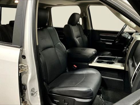 Used 2017 RAM 1500 Laramie image 28