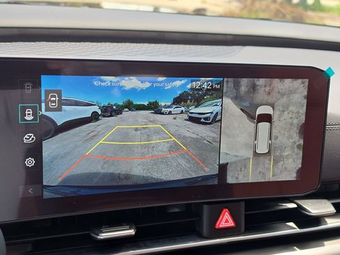 New 2026 Kia Carnival SX w/ SX Dark Edition Package FWD image 26