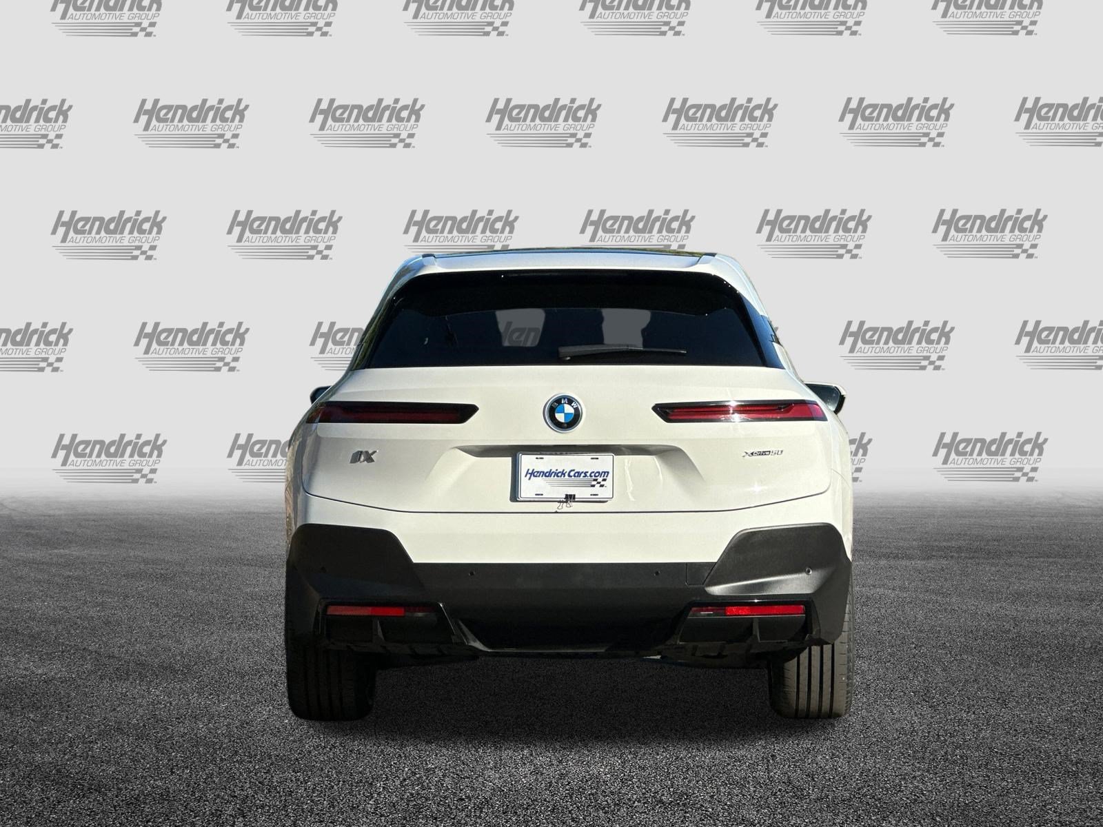 Used 2024 BMW iX xDrive50 w/ Premium Package AWD/4WD image 6