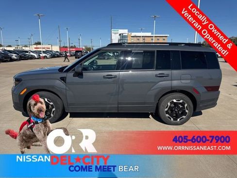 Used 2025 Hyundai Santa Fe SEL image 2