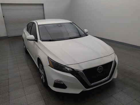 Used 2022 Nissan Altima 2.5 S FWD image 14