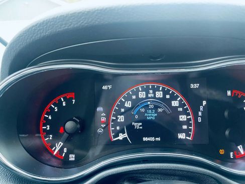 Used 2018 Dodge Durango SXT w/ Quick Order Package 2BB image 3