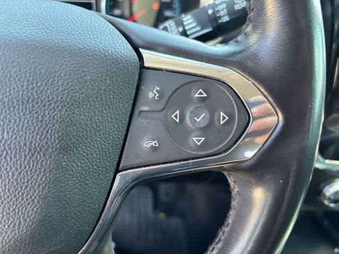 Used 2019 Chevrolet Traverse LT FWD image 12