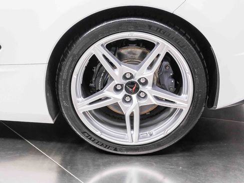 Used 2020 Chevrolet Corvette Stingray Coupe w/ 1LT RWD image 9