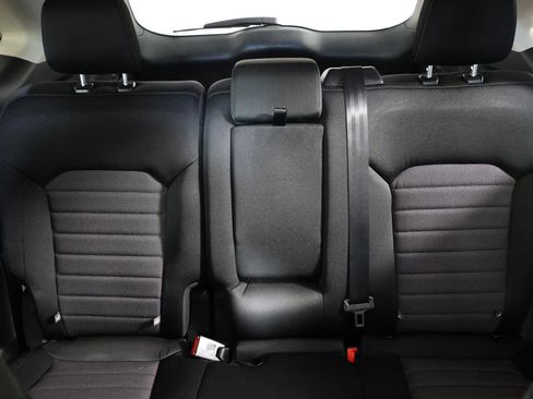 Used 2018 Ford Edge SE FWD image 13