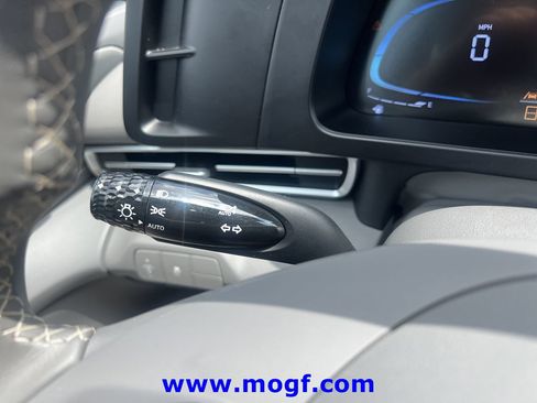 Used 2025 Hyundai Elantra Sport FWD image 13