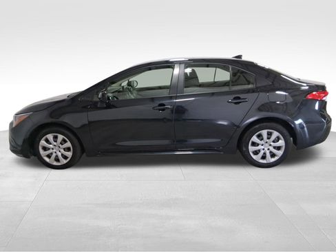 Used 2022 Toyota Corolla LE FWD image 9