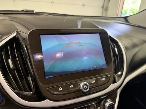 Used 2017 Chevrolet Volt LT w/ Comfort Package FWD image 17