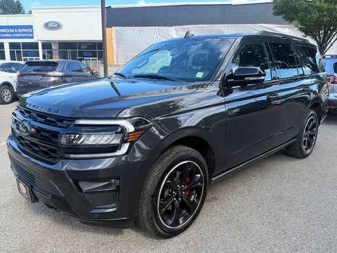 Used 2023 Ford Expedition Limited AWD/4WD image 4