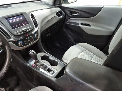 Used 2020 Chevrolet Equinox LS w/ LS Convenience Package FWD image 24