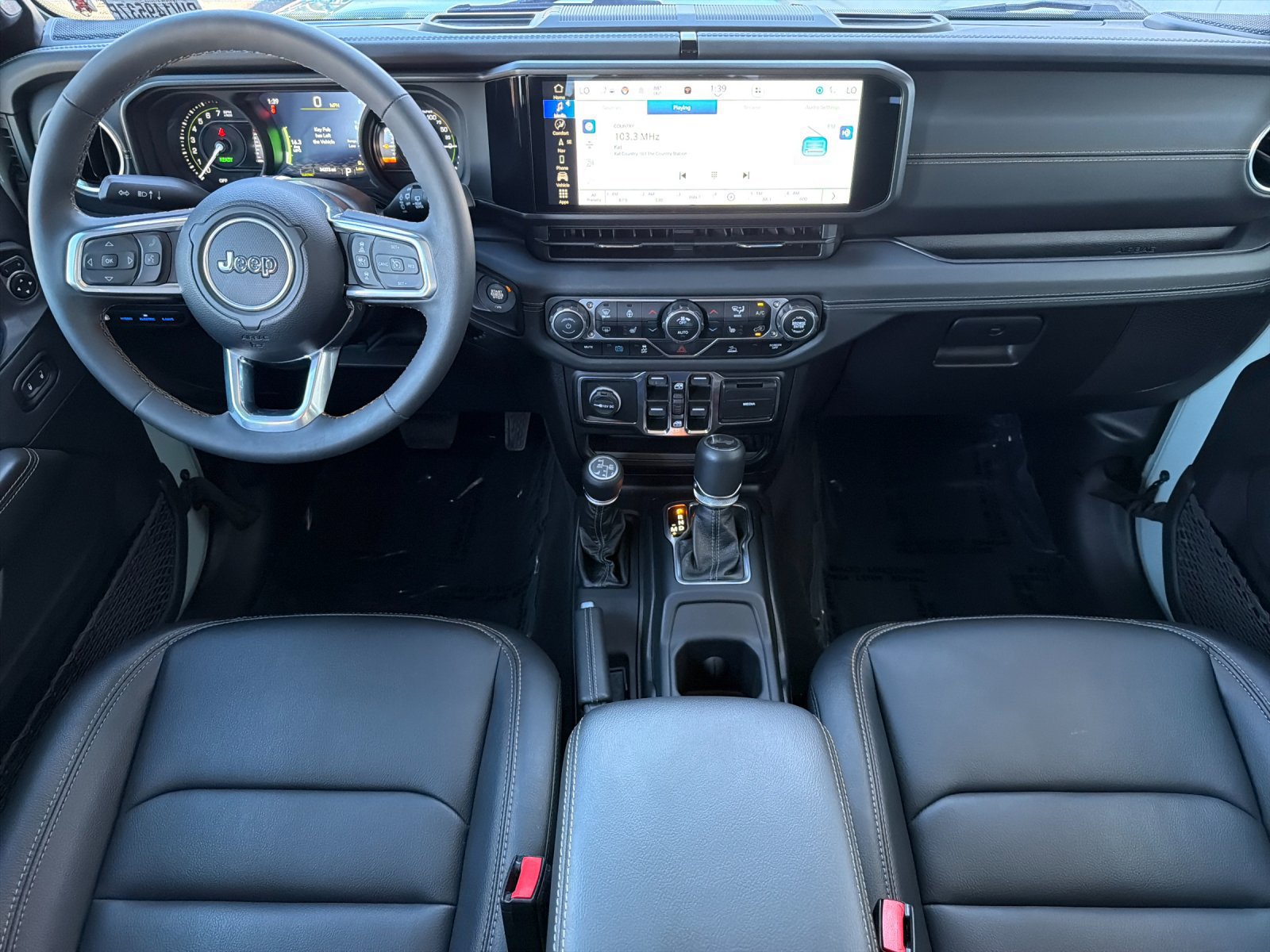 Used 2024 Jeep Wrangler Unlimited Sahara w/ Technology Group AWD/4WD image 15