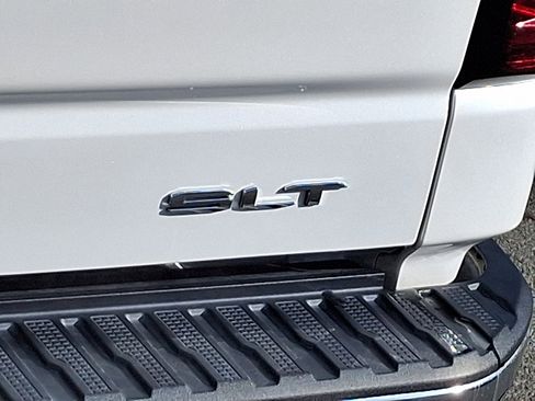 Used 2024 GMC Sierra 1500 SLT w/ SLT Premium Plus Package image 29