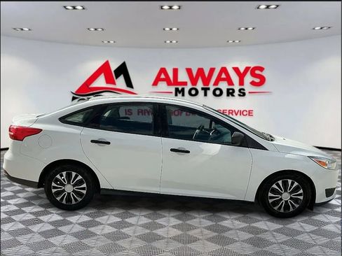 Used 2016 Ford Focus S FWD image 4