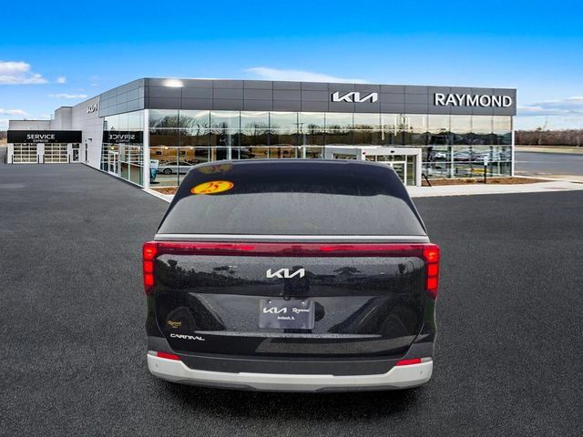 Used 2025 Kia Carnival EX FWD image 4