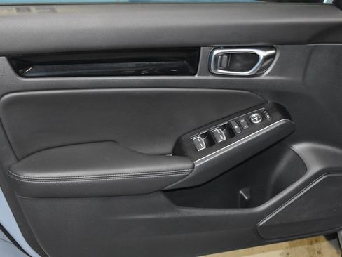 Used 2024 Honda Civic Sport Touring image 4