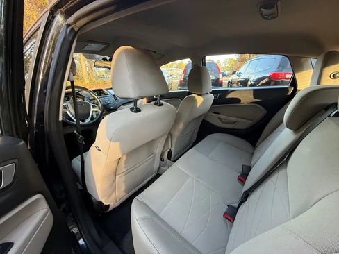 Used 2015 Ford Fiesta SE image 10