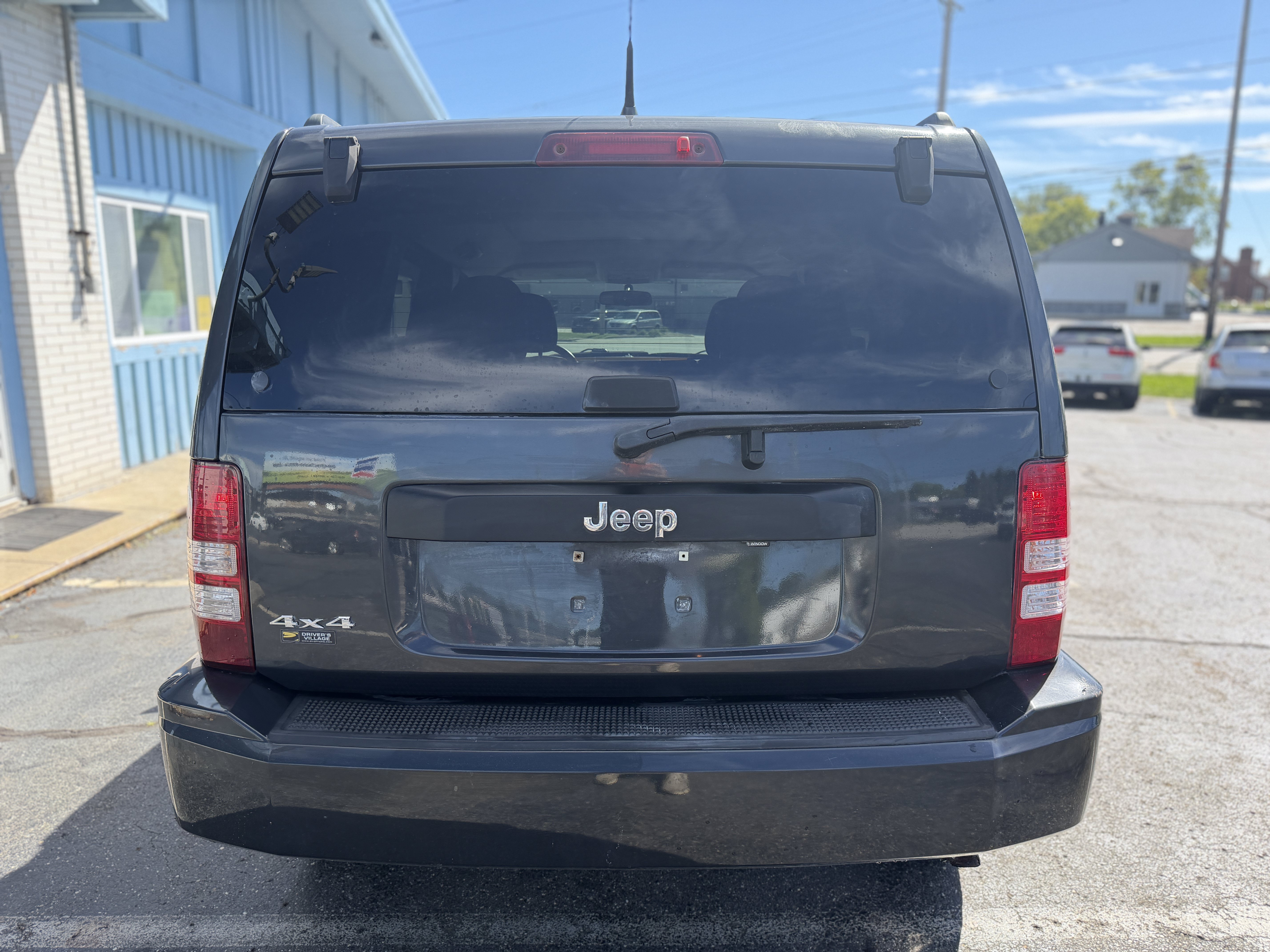 Used 2011 Jeep Liberty Sport w/ Popular Equipment Group AWD/4WD image 4