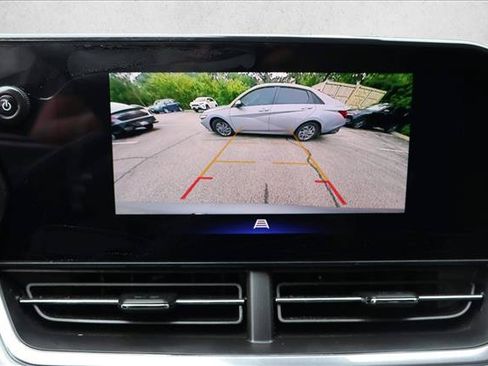 Used 2024 Chevrolet Trax LT w/ Driver Confidence Package FWD image 15