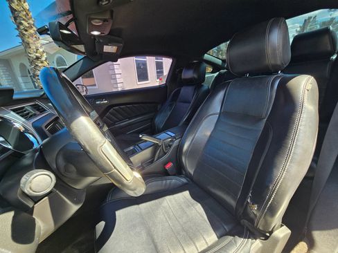 Used 2013 Ford Mustang GT Premium w/ Electronics Pkg RWD image 10