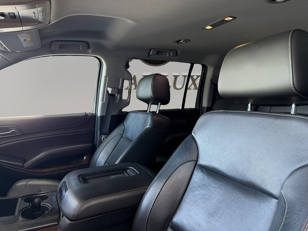 Used 2018 Chevrolet Suburban LT RWD image 9