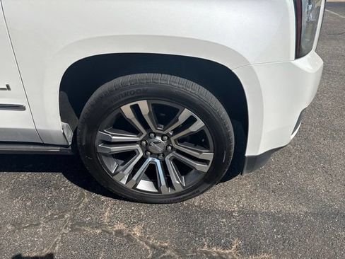 Used 2020 GMC Yukon XL Denali w/ Denali Ultimate Package AWD/4WD image 6