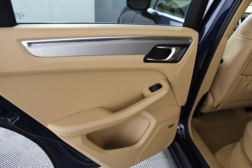 Used 2015 Porsche Macan S AWD/4WD image 24