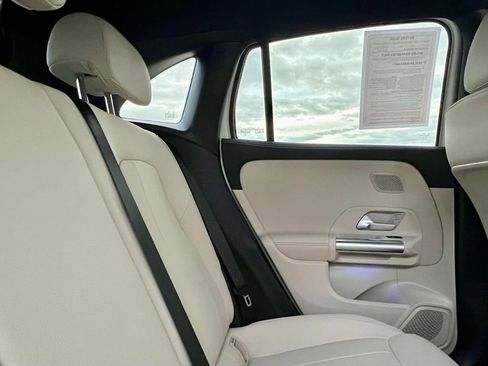 Certified 2025 Mercedes-Benz GLA 250 4MATIC image 15