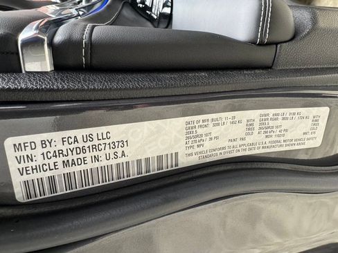 Used 2024 Jeep Grand Cherokee Overland w/ Luxury Tech Group IV image 30