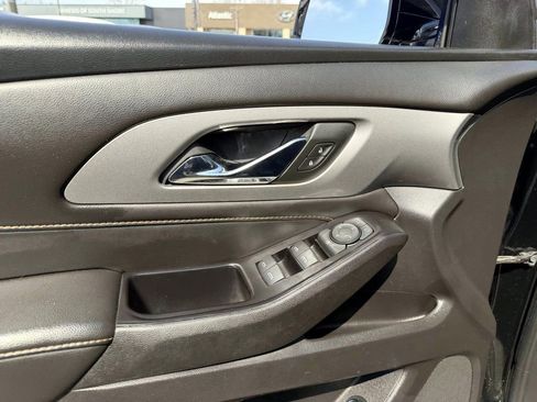 Used 2019 Chevrolet Traverse LT image 15