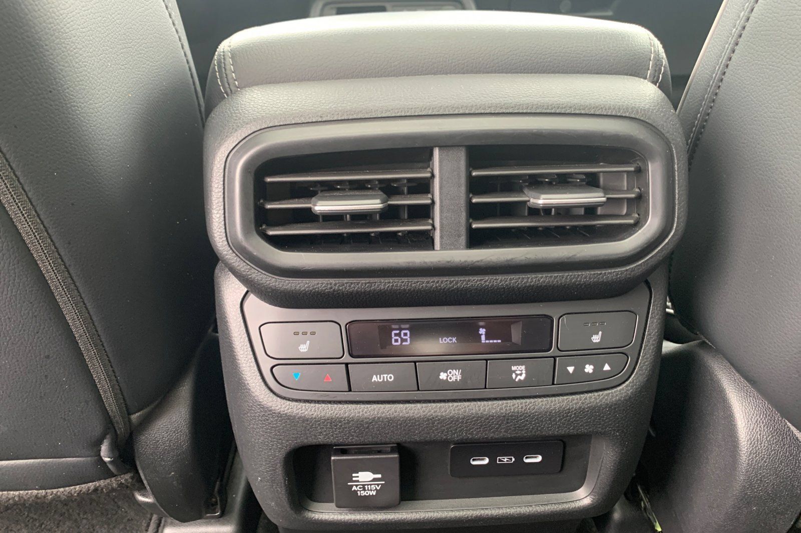 Used 2025 Honda Pilot Elite image 16