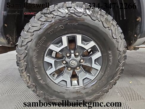 Used 2021 Toyota Tacoma TRD Off-Road w/ Technology Package AWD/4WD image 42