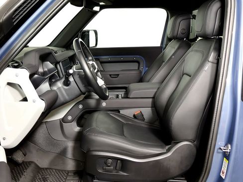 Used 2023 Land Rover Defender 90 S image 35