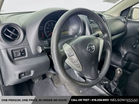 Used 2016 Nissan Versa S FWD image 9