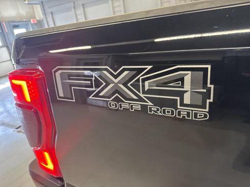 Used 2022 Ford F250 Lariat w/ Black Appearance Package AWD/4WD image 33