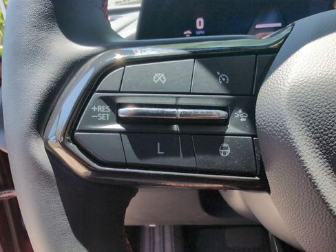 Used 2024 Chevrolet Traverse RS FWD image 19
