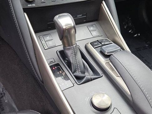 Used 2018 Lexus IS 300 w/ Comfort Package RWD image 11