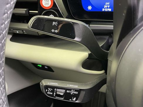 Used 2025 Porsche Macan 4 Electric image 41