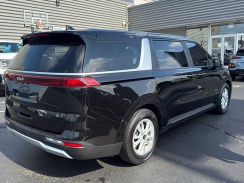 Used 2024 Kia Carnival LX FWD image 5