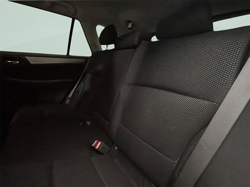 Used 2018 Subaru Outback 2.5i Premium image 10