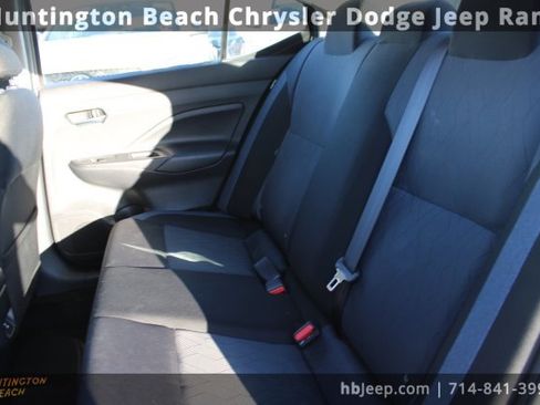 Used 2023 Nissan Versa SV image 29