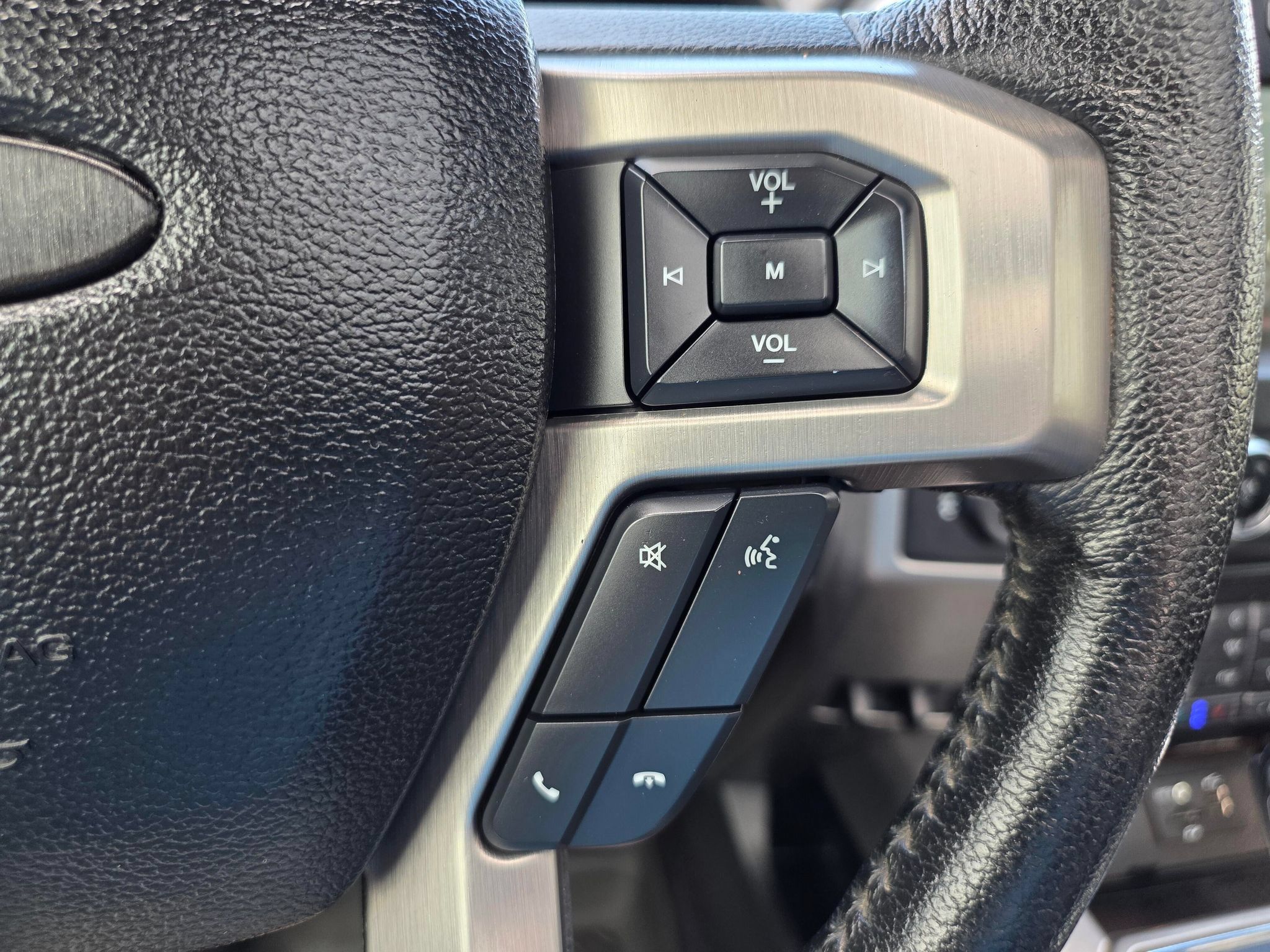 Used 2015 Ford F150 Platinum w/ Max Trailer Tow Package AWD/4WD image 23