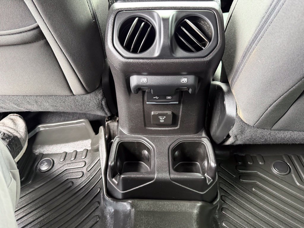 Used 2018 Jeep Wrangler Unlimited Sahara AWD/4WD image 38
