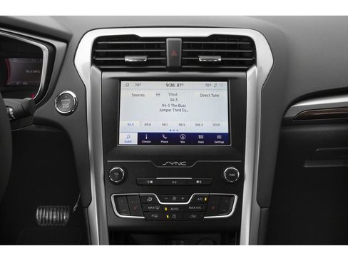 Used 2020 Ford Fusion SEL FWD image 10