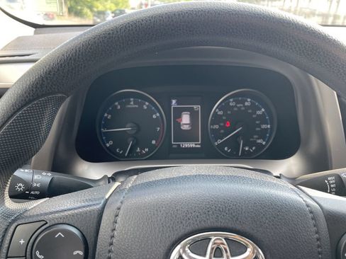 Used 2018 Toyota RAV4 LE w/ All Weather Liner Package AWD/4WD image 17
