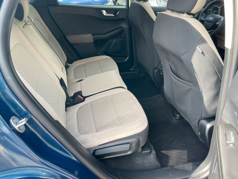 Used 2020 Ford Escape SE image 25