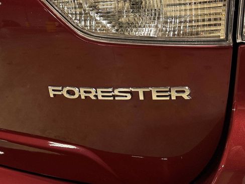 Used 2023 Subaru Forester Premium AWD/4WD image 26