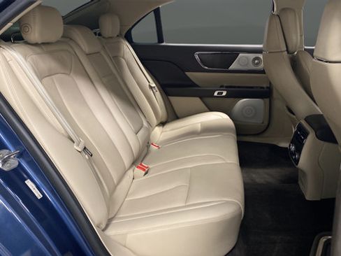 Used 2018 Lincoln Continental Reserve AWD/4WD image 26